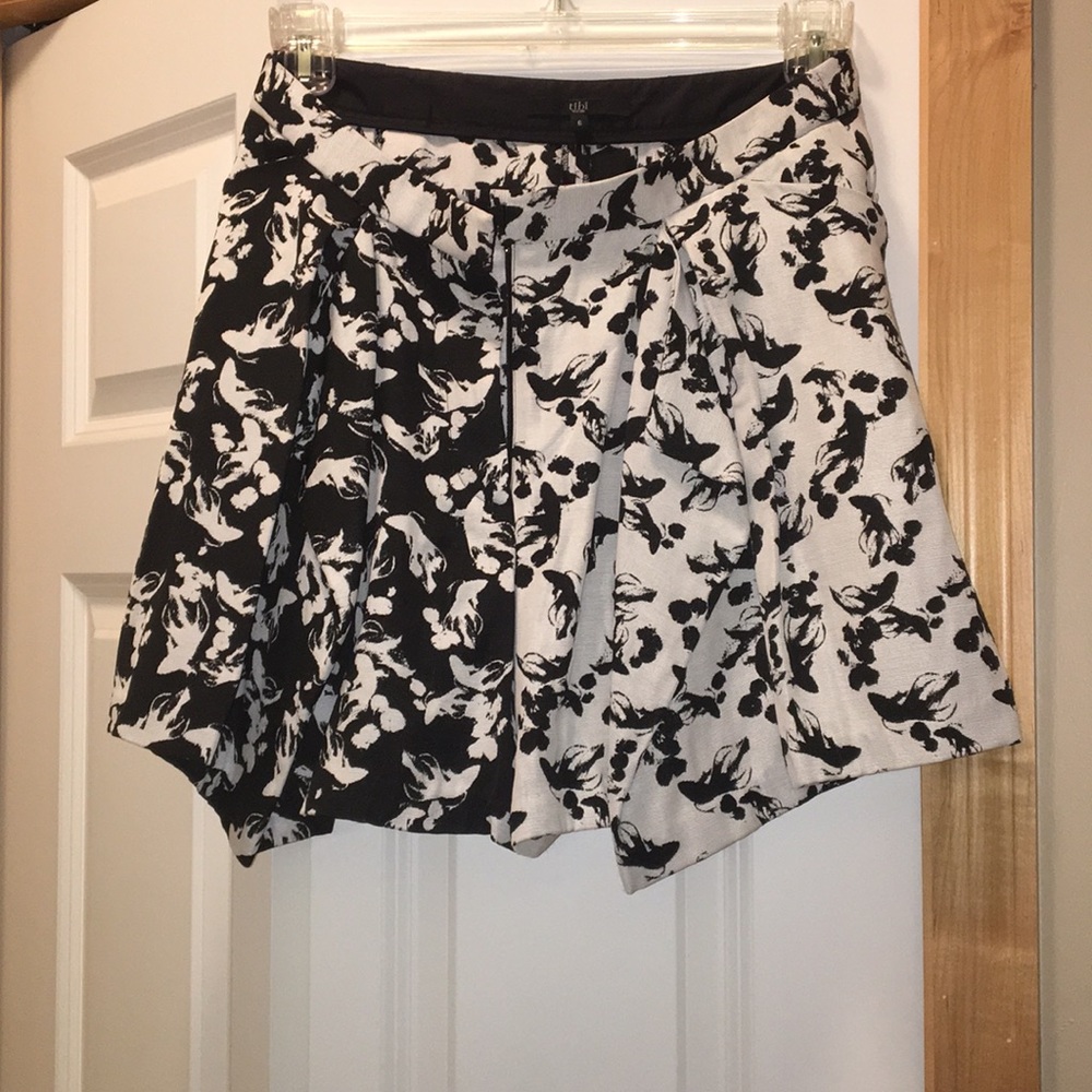 Adorable Tibi flare shorts
